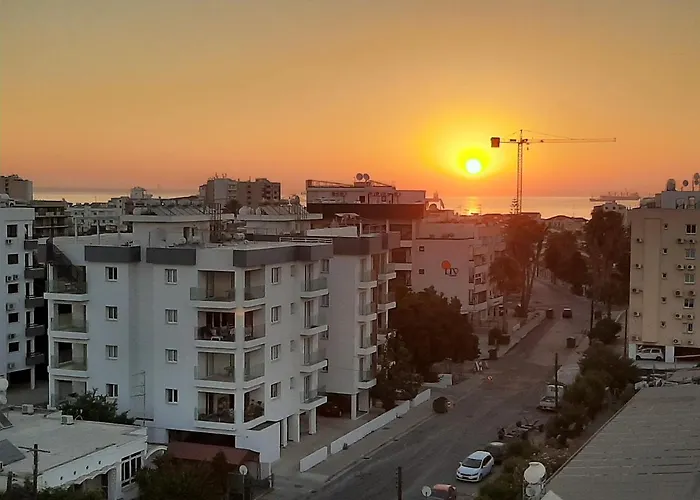 Lägenhet Happy Tucan Larnaca